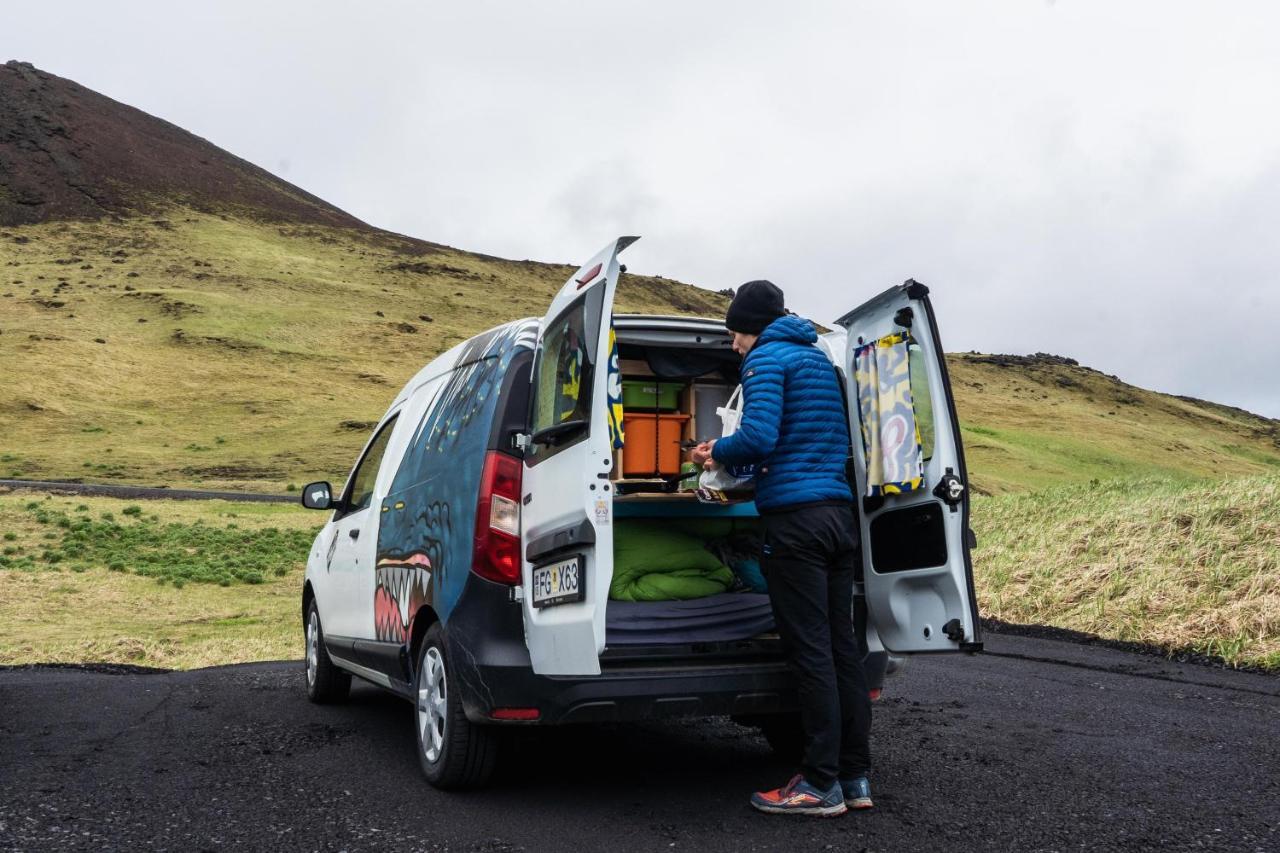 Kuku Campers - Campervans ケプラヴィーク エクステリア 写真