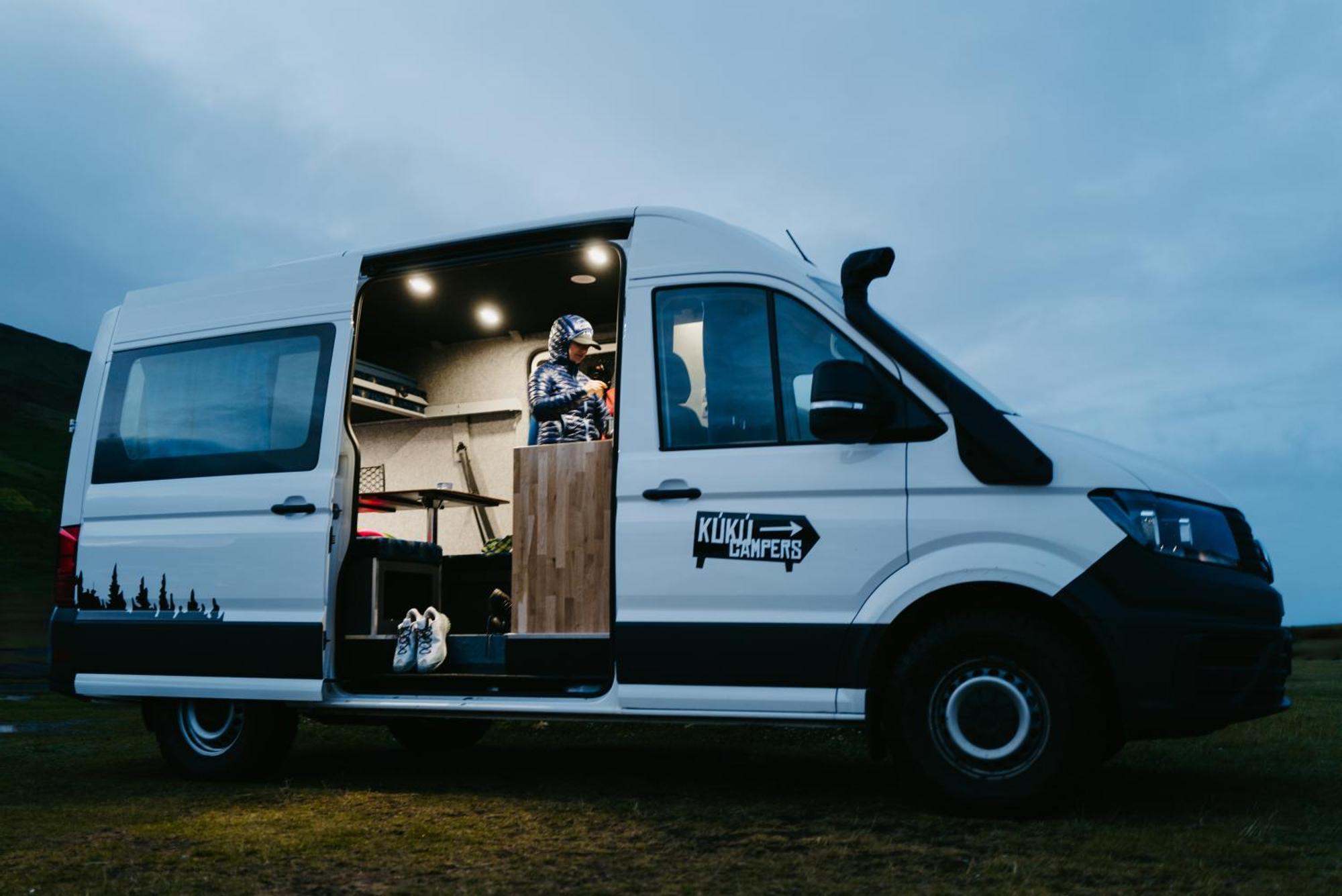 Kuku Campers - Campervans ケプラヴィーク エクステリア 写真