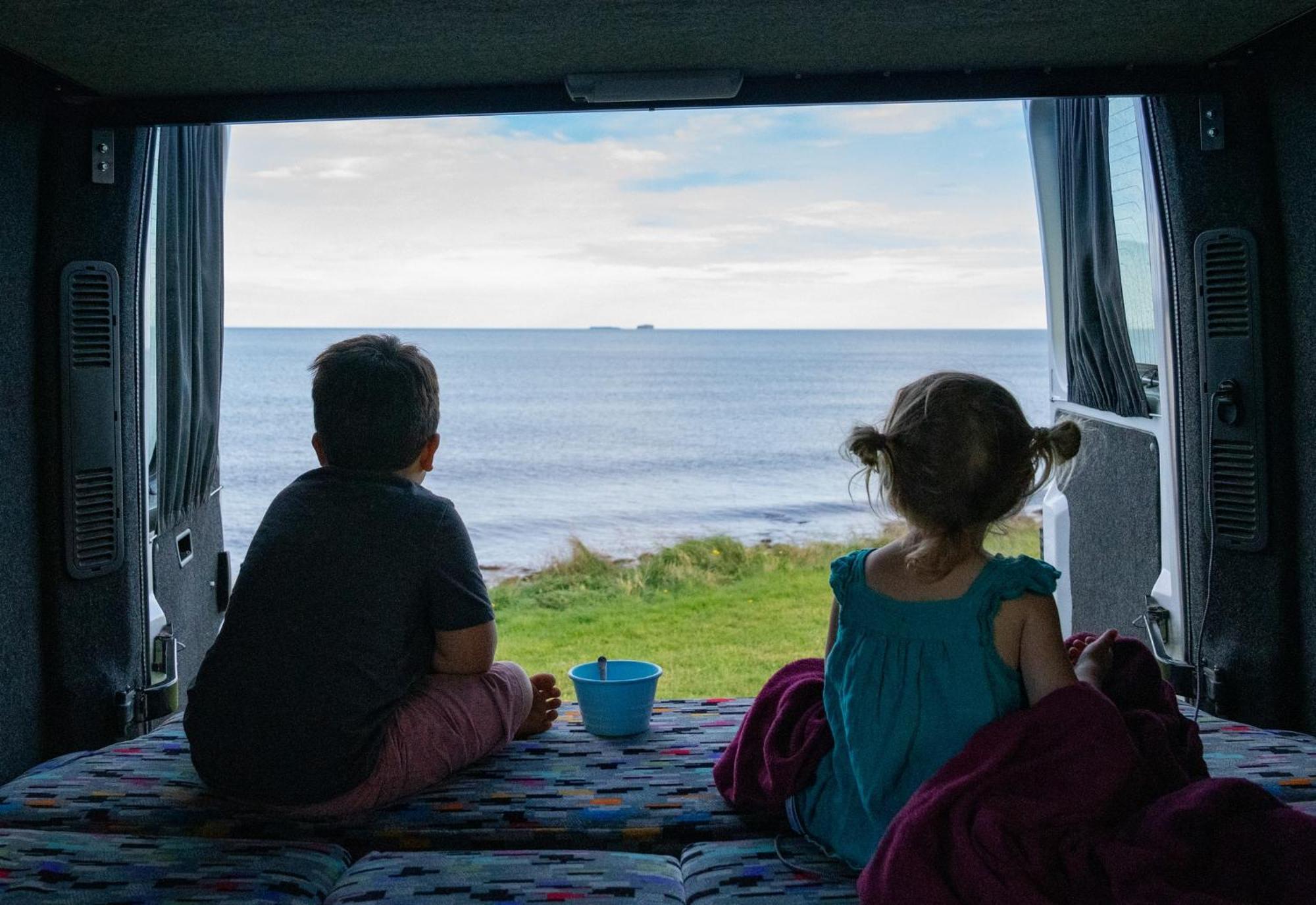 Kuku Campers - Campervans ケプラヴィーク エクステリア 写真